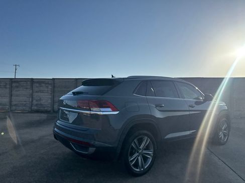 Used 2020 Volkswagen Atlas Cross Sport SE w/ Panoramic Sunroof Package FWD image 20