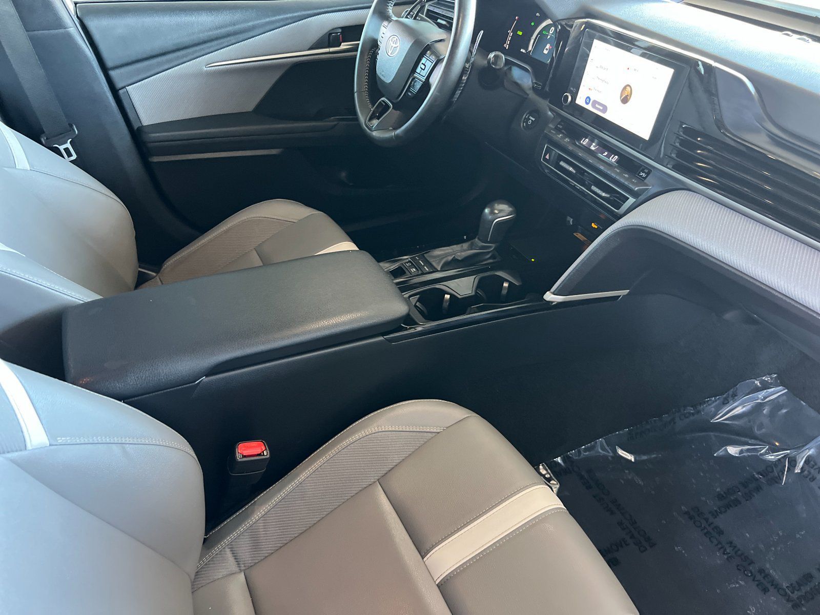 Used 2025 Toyota Camry SE FWD image 14