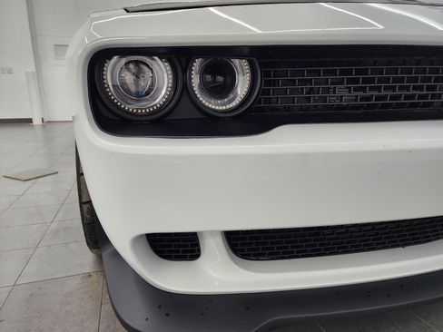 Used 2017 Dodge Challenger SRT Hellcat RWD image 23