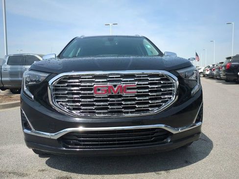 Used 2019 GMC Terrain Denali w/ Comfort Package image 9