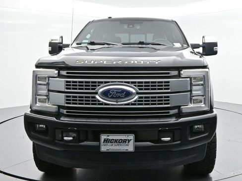 Used 2017 Ford F250 Platinum w/ Platinum Ultimate Package AWD/4WD image 2