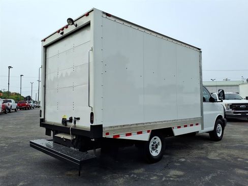 Used 2023 GMC Savana 3500 w/ Power Convenience Package RWD image 5