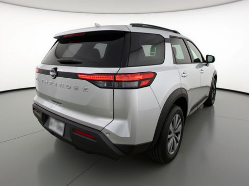 Used 2025 Nissan Pathfinder SV FWD image 9