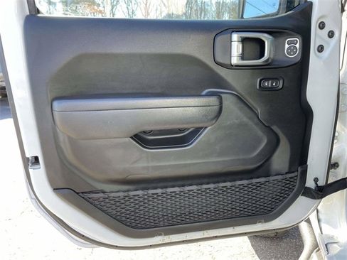 Used 2022 Jeep Gladiator Mojave w/ Trailer Tow Package image 16