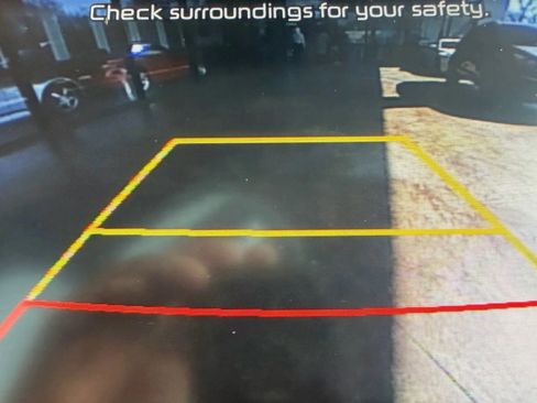 Used 2019 Kia Sorento LX Sport Utility 4D w/ LX Convenience Package image 16