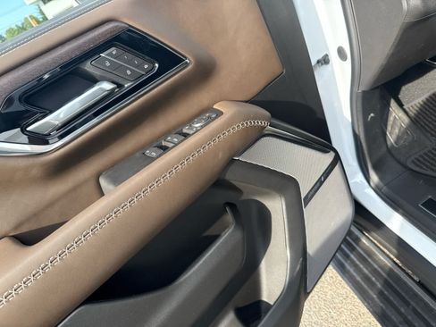 New 2026 GMC Yukon XL Denali Ultimate AWD/4WD image 12