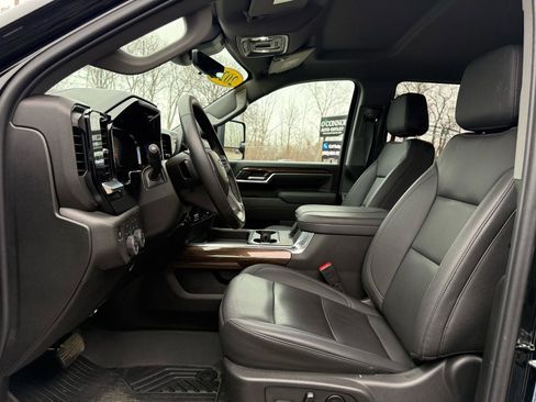 Used 2025 Chevrolet Silverado 2500 LT w/ Trail Boss Package image 16