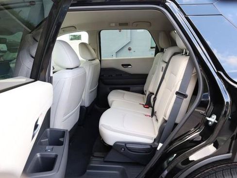 New 2026 Nissan Pathfinder SL AWD/4WD image 22