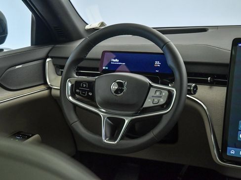 New 2025 Volvo EX90 Plus image 12