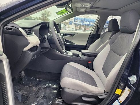 Used 2019 Toyota RAV4 XLE image 21