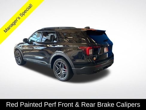 Used 2025 Ford Explorer ST-Line w/ ST-Line Street Pack AWD/4WD image 19