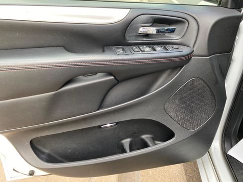 Used 2019 Dodge Grand Caravan GT FWD image 25