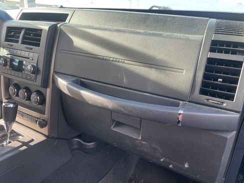 Used 2012 Jeep Liberty Sport image 30