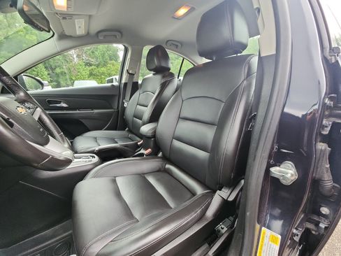 Used 2015 Chevrolet Cruze LT FWD image 17