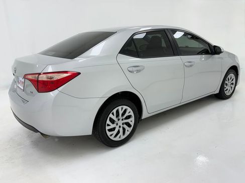 Used 2018 Toyota Corolla LE FWD image 41