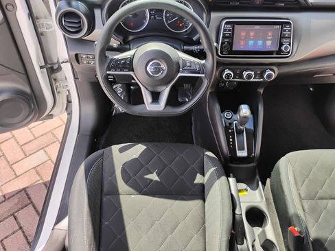 Used 2020 Nissan Kicks S image 52