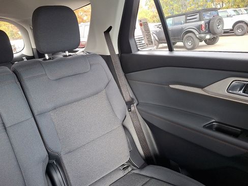 New 2026 Ford Explorer Active RWD image 14