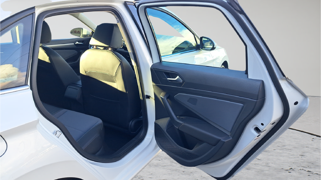 Used 2025 Volkswagen Jetta SE FWD image 13