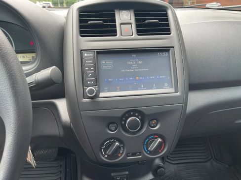 Used 2019 Nissan Versa FWD image 17