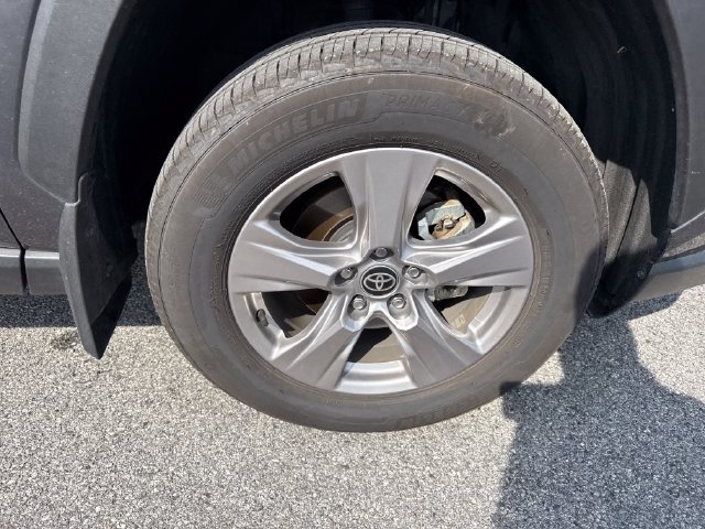 Used 2025 Toyota RAV4 XLE w/ Convenience Package AWD/4WD image 9