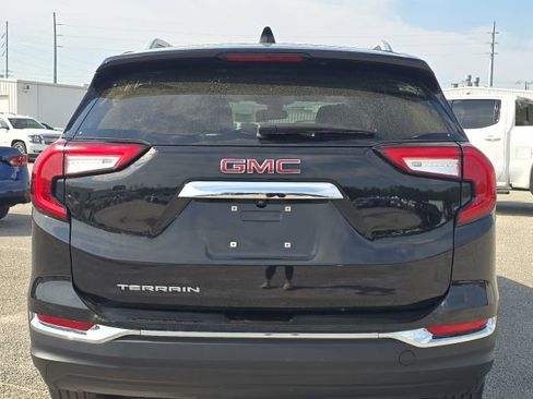 Used 2023 GMC Terrain SLT image 4