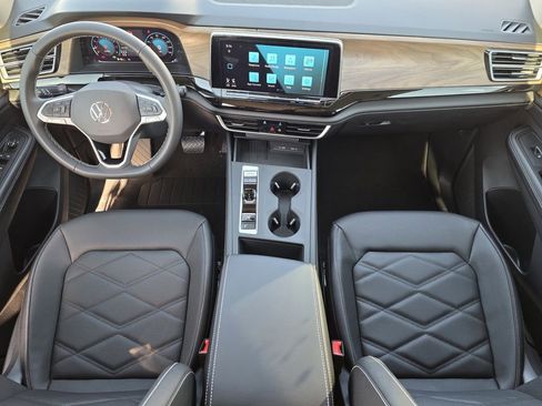 New 2026 Volkswagen Atlas SE FWD image 17
