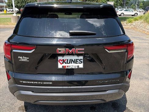 Used 2025 GMC Terrain Elevation AWD/4WD image 18