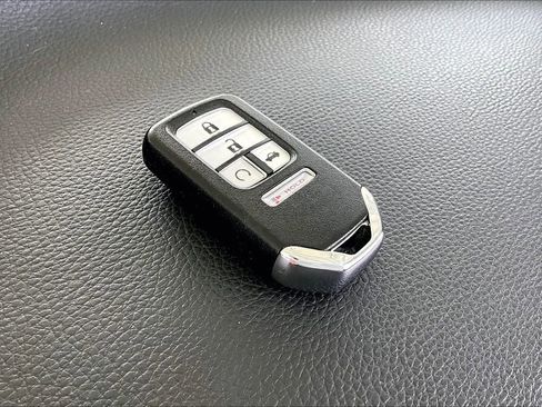 Used 2016 Honda Accord EX image 32