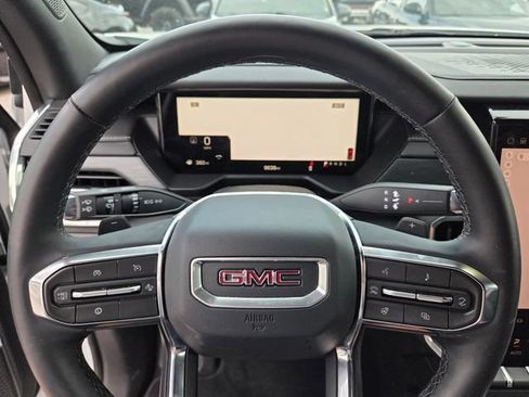Used 2025 GMC Acadia Elevation FWD image 28