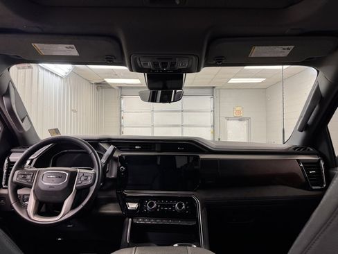 Used 2025 GMC Sierra 3500 Denali w/ Denali Reserve Package image 21