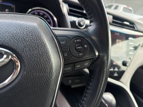 Used 2019 Toyota Camry SE image 18