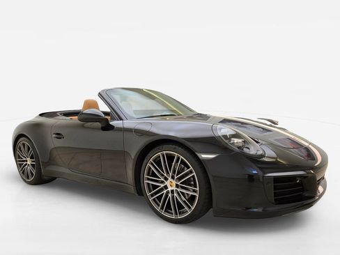 Used 2019 Porsche 911 Carrera RWD image 3