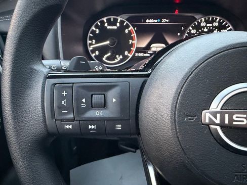 Used 2023 Nissan Rogue SV image 22