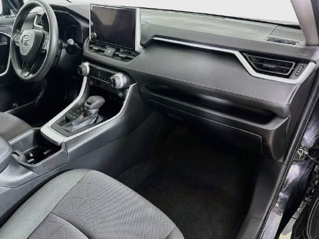 Used 2023 Toyota RAV4 XLE AWD/4WD image 31