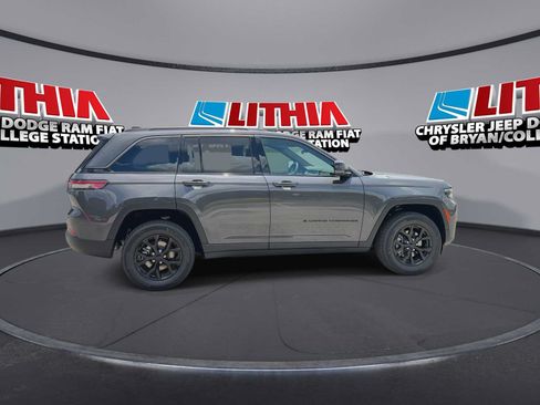 New 2026 Jeep Grand Cherokee Altitude RWD image 9