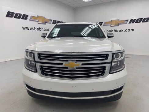 Used 2019 Chevrolet Suburban Premier w/ Premier Plus Edition image 2