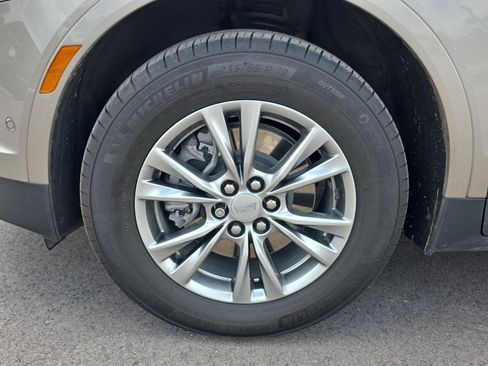 Used 2022 Cadillac XT5 Premium Luxury w/ Technology Package FWD image 9