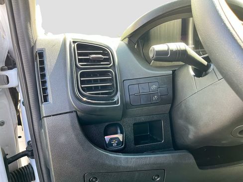 Used 2025 RAM ProMaster 2500 FWD image 18