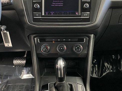 Used 2019 Volkswagen Tiguan S image 23
