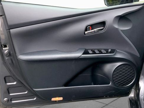 Used 2019 Toyota Prius Limited w/ Premium Convenience Package FWD image 22