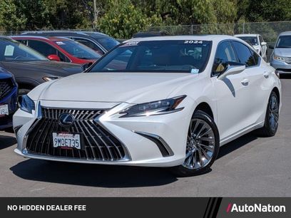 Used 2024 Lexus ES 300h w/ Accessory Package (Z2)
