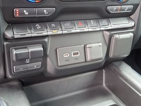 Used 2019 Chevrolet Silverado 1500 LT Trail Boss AWD/4WD image 8