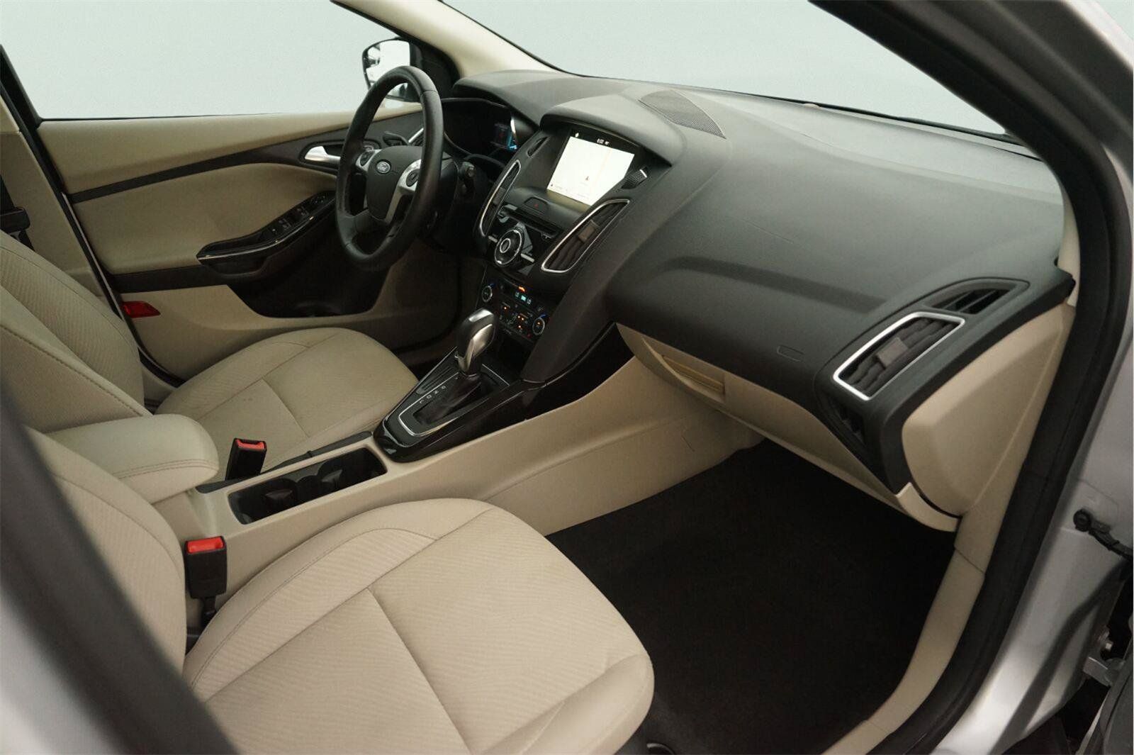 Used 2016 Ford Focus Electric Hatchback FWD image 17