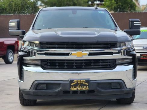 Used 2022 Chevrolet Silverado 1500 LT w/ Convenience Package II image 2