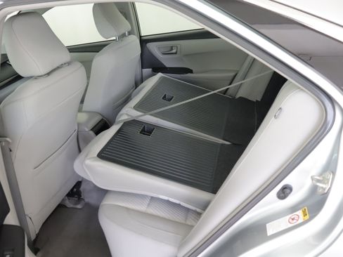 Used 2015 Toyota Camry LE FWD image 20