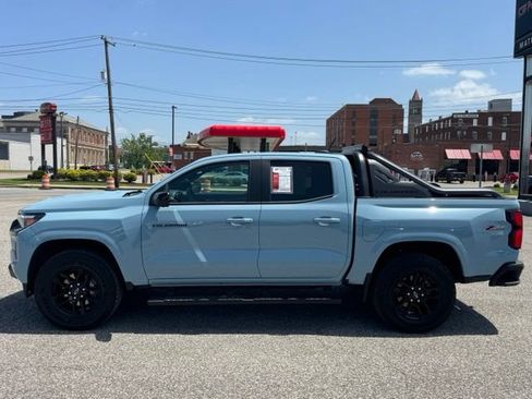 Used 2026 Chevrolet Colorado Z71 w/ Midnight Edition AWD/4WD image 3