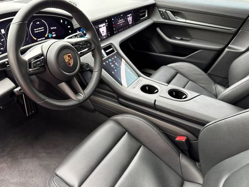 Used 2023 Porsche Taycan GTS image 11