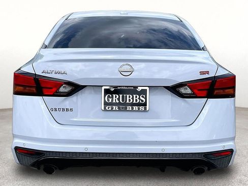 Used 2023 Nissan Altima 2.5 SR FWD image 6