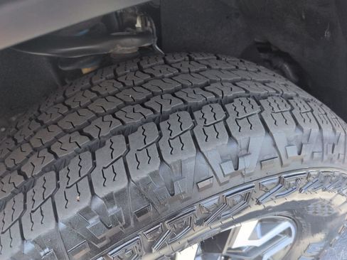 Used 2019 Toyota Tacoma TRD Off-Road AWD/4WD image 28