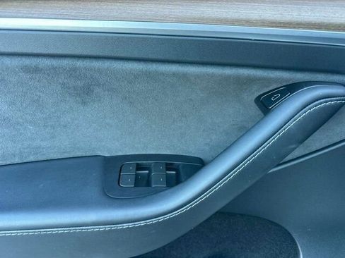 Used 2024 Tesla Model Y Long Range image 11